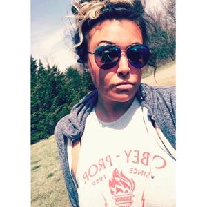 Obey propaganda tank